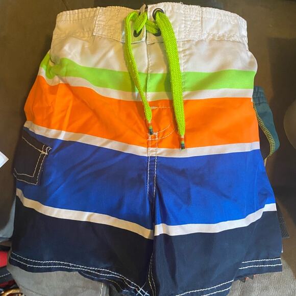 BOY'S 3T Clothing Mystery Box - Picture 7 of 13